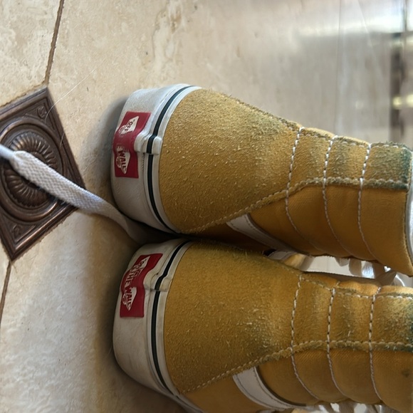 Yellow vans - Picture 2 of 5